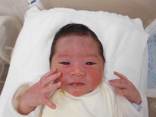 19年5月生まれの赤ちゃん 大阪市旭区の神吉産婦人科 産科 婦人科 ソフロロジー 自然分娩 妊婦健診 出産